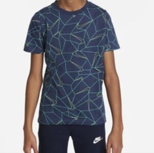 Nike tee